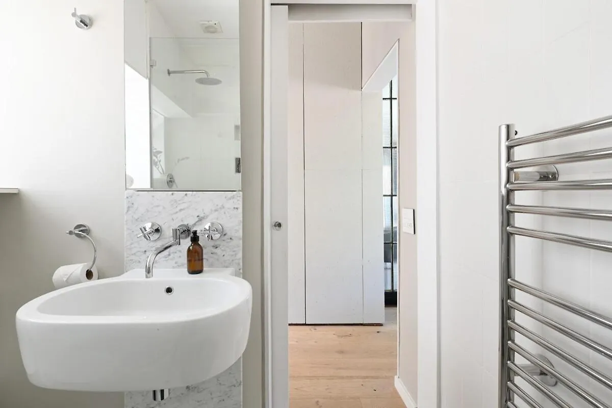 Eden - 2Bed Getaway In Bantry Bay With Views Of Lions Head Apartment Cape Town