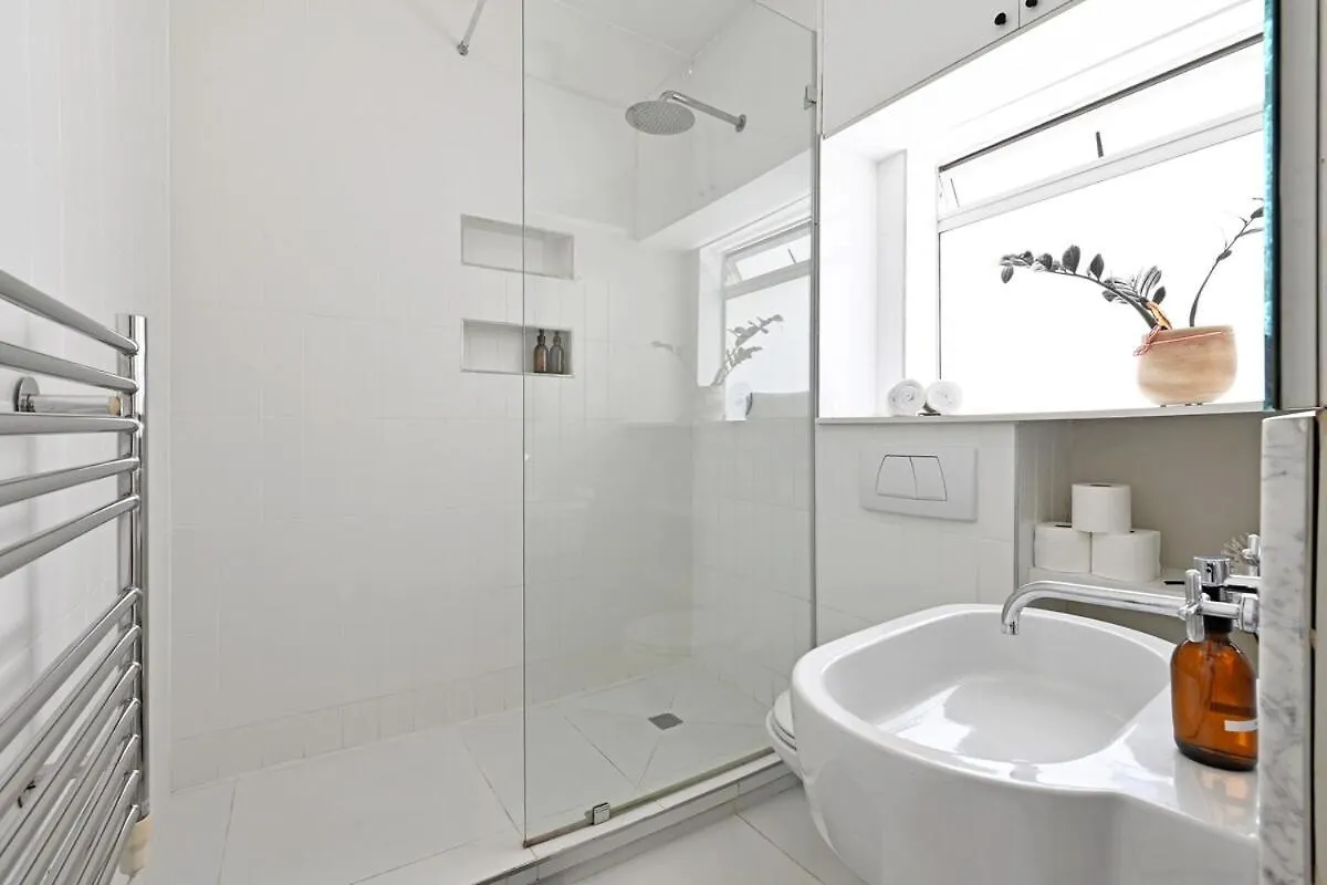 Eden - 2Bed Getaway In Bantry Bay With Views Of Lions Head Apartment Cape Town 0*,